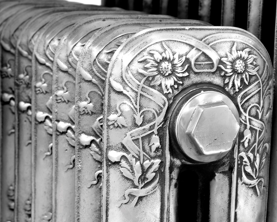Daisy 595 Two-Column Cast Iron Radiator - 11 Sections, 595 x 760mm